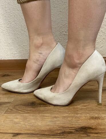 Прокат одежды: Туфли Bershka замша. В отличном состоянии, каблук не высокий (около — 5