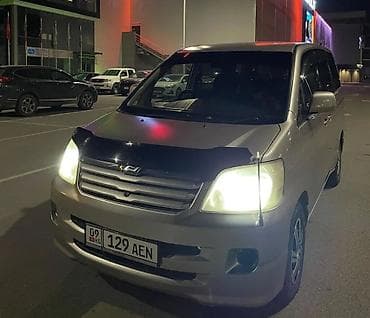 lexus is 200: Toyota Noah: 2003 г., 2 л, Автомат, Бензин, Минивэн — 4