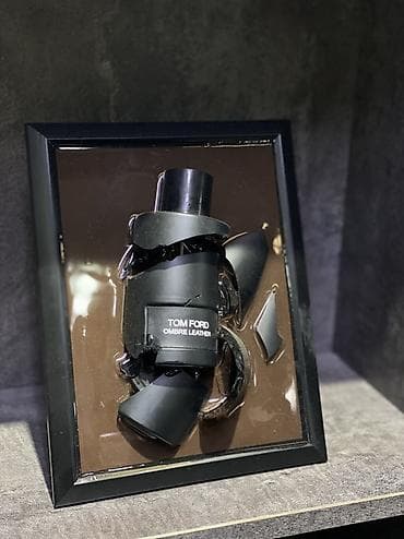 парфюм версачи: Декоративные арт‑панно из оригинальных флаконов нишевой парфюмерии. - — 2