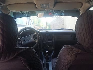 Транспорт: Audi 80: 1994 г., 2.3 л, Механика, Газ, Седан — 5