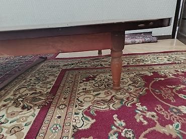 Журнальные столы: Низкий деревянный стол/платформа для пола. - Материал: массив/шпон — 2