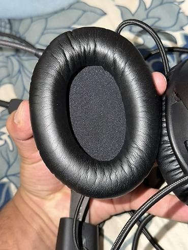 Стол компьютерлери жана комлектөөчүлөр: Headphones Model:Hyper x cloud 3 wired Slightly use Can connect with — 3