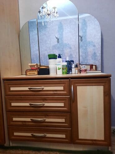 спальную стенку с кроватью: Спальный гарнитур, Б/у, С матрасом, Комод, Двуспальная кровать, Самовывоз — 1