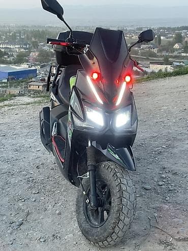 Макси-скутер 180 куб. см, Бензин, Б/у