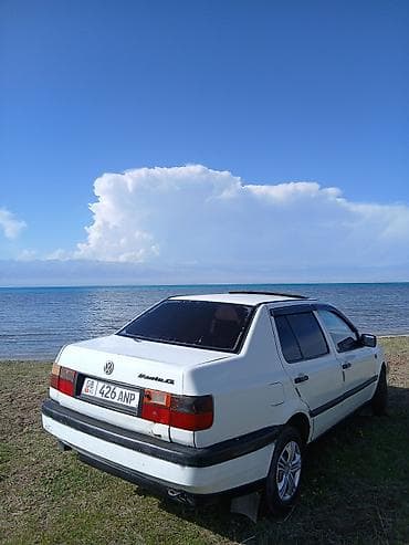 Транспорт: Volkswagen Vento: 1996 г., 1.8 л, Кол менен иштөөчү, Газ, Седан — 5