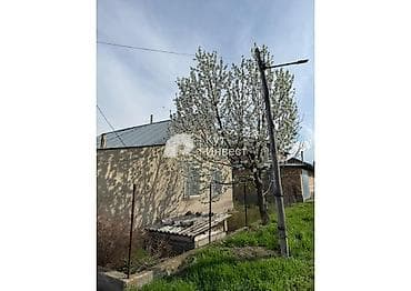 Дома: Продается Дом с землей на 7 соток 3-комнатный дом 🏠 📍Адрес: Кызыл-Туу — 4