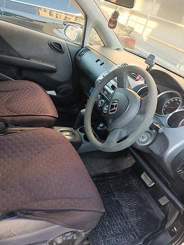 Honda Fit: 2002 г., 1.3 л, Автомат, Бензин, Хэтчбэк — 3