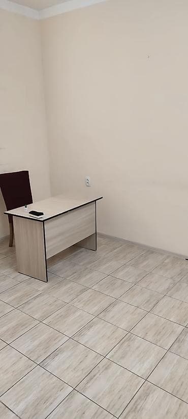 flat rent: Кабинет Для курсов, Для логопеда, Для репетитора В жилом комплексе, 20 м², Цокольный этаж, Долгосрочно, С оборудованием, С отдельным сан узлом — 1
