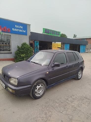 Volkswagen Golf: 1994 г., 1.8 л, Механика, Бензин, Хэтчбэк