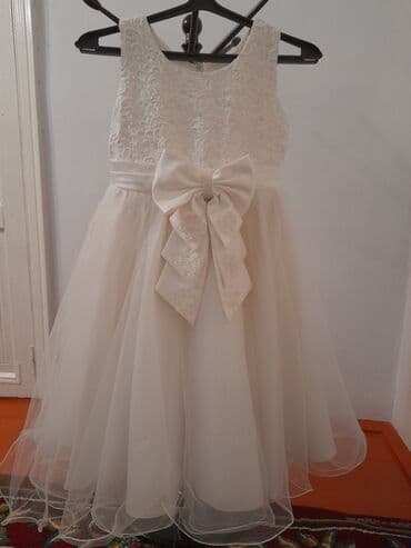 обувь на годик: Детское платье, цвет - Белый, Б/у — 1