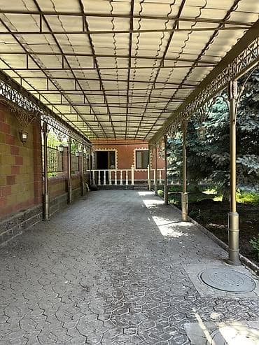 mega hous: Дом в престижном районе Медерова/Абая Площадь дома: 305 м² Участок: 6 — 4