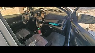 сед: Chevrolet Spark: 2016 г., 1 л, Автомат, Бензин, Хэтчбэк — 2