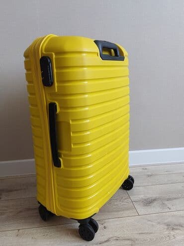 чемодан купить бу: Чемодан, Новый, Материал: Пластик, Средний (40 - 70 л), Вращающиеся колеса на 360° — 4