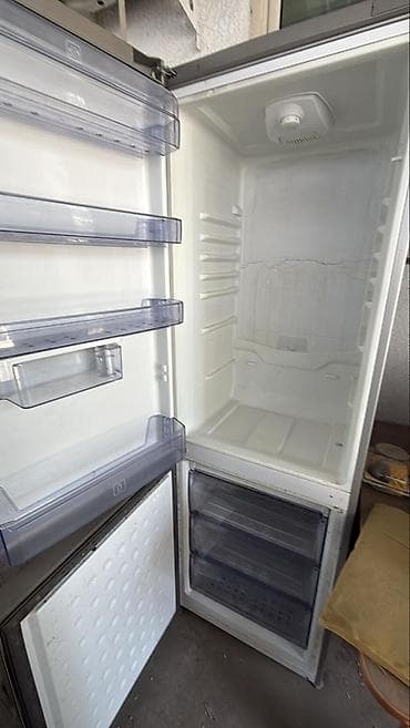 холодильники и морозильники: Холодильник Atlant, Двухкамерный — 8
