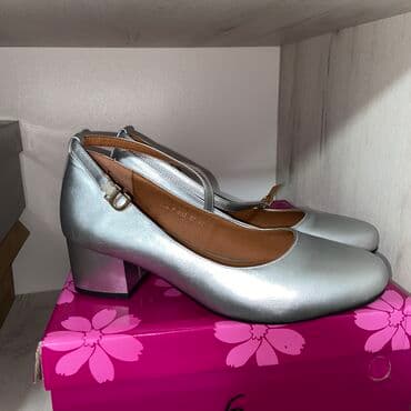 nike react: Туфли 36 размера
Доставка по городу бесплатно — 6