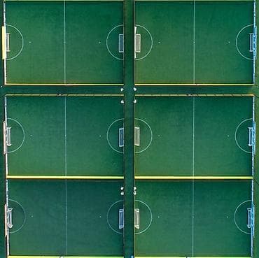 зал футбол: Футбольные мини‑поля с искусственным покрытием - Два полноразмерных — 2