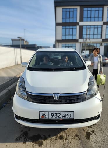 сколько стоит мопеды: Toyota Isis: 2004 г., 1.8 л, Автомат, Бензиновая, Минивэн — 1