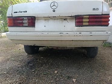 порш 944: Mercedes-Benz 190: 1983 г., 2 л, Бензин, Седан — 6