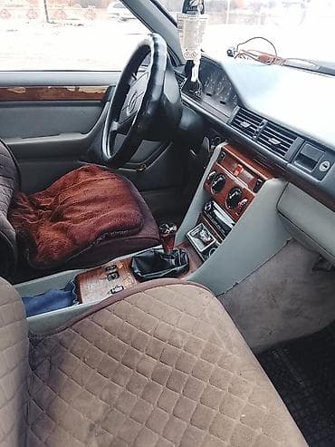 машина мерс с: Mercedes-Benz W124: 1993 г., 2.2 л, Механика, Бензин, Седан — 8