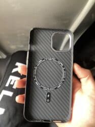 защитные пленки для планшетов 10.1: Тонкий защитный чехол для айфон 13 с карбоновым рисунком. - Материал — 3