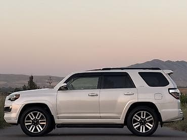 Продажа авто: Toyota 4Runner: 2021 г., 4 л, Автомат, Бензин, Внедорожник — 3