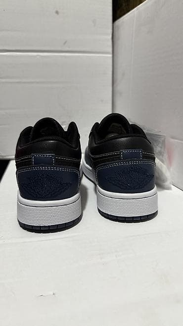 джордан 1: Кроссовки Nike Air Jordan 1 Low • Цвет: черно-синий • размеры: 35 - — 3