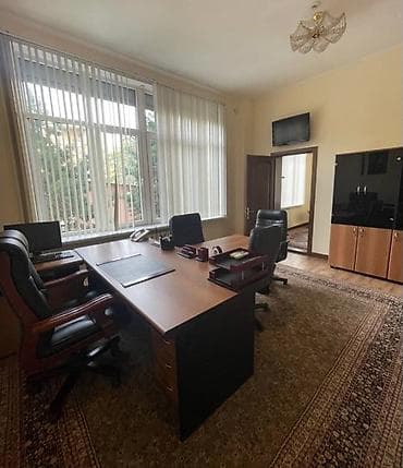 дворец: Аренда офисов, 300 м², В жилом комплексе, 1 линия, С отдельной кухней, С отдельным входом — 2