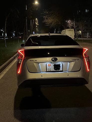 акрапович цена: Toyota Prius: 2017 г., Гибрид, Хэтчбэк — 2