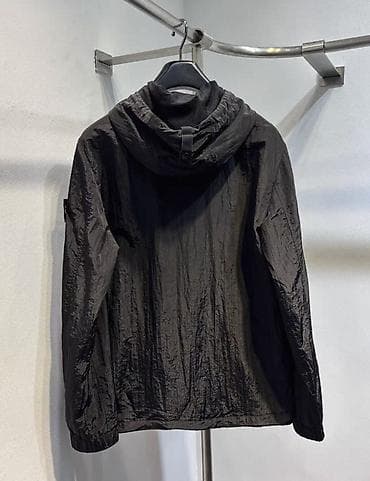 red centr: Легкая мужская ветровка Stone Island, черного цвета. - Материал — 4