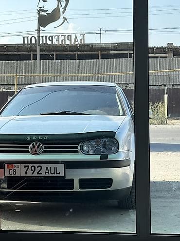 Унаа: Volkswagen Golf: 2002 г., 1.6 л, Кол менен иштөөчү, Бензин, Хетчбек — 4