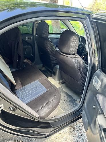 surf 185: Toyota Avensis: 1998 г., 1.6 л, Ручные, Бензин, Седан — 5