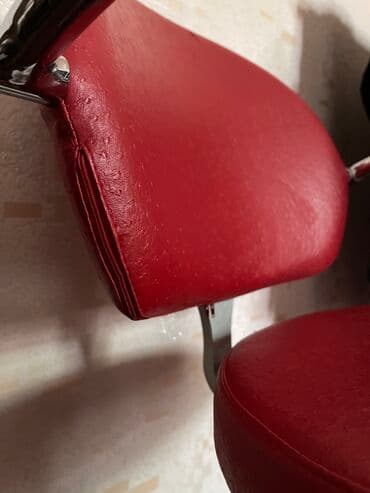 купить несгораемый сейф бу: Кожаное Парикмахерское кресло 
есть небольшая царапина — 3
