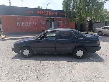 варианты: Volkswagen Vento: 1990 г., 1.8 л, Механика, Седан — 4
