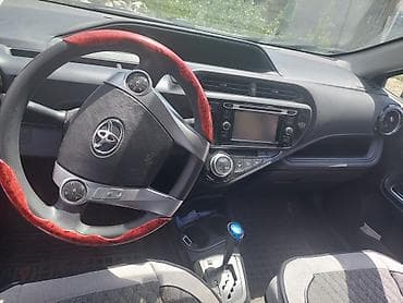 Продажа авто: Toyota Prius C: 2016 г., 1.5 л, Автомат, Гибрид, Хэтчбэк — 5