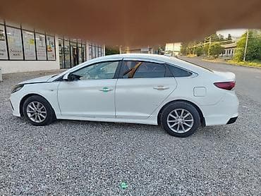 Продажа авто: Hyundai Sonata: 2017 г., Автомат, Бензин, Седан — 3