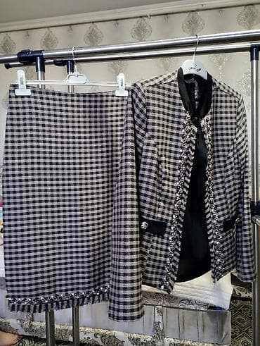 Продам тройку размер пойдет на 46,48