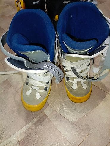 мужской зимний обувь: Обувь для сноубордов черные новые 9000сомов белые 5000сомов — 1