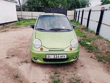 small car: Компактный городской хэтчбек, 5 дверей, светло‑зелёный цвет — 2