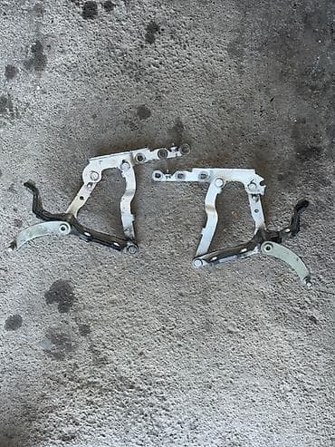 установка автоподъемников: Петли капота Mercedes-Benz, Б/у, Оригинал — 1