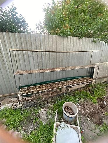 решетки для сада: Продаются строительные и садовые принадлежности: - Металлические — 4