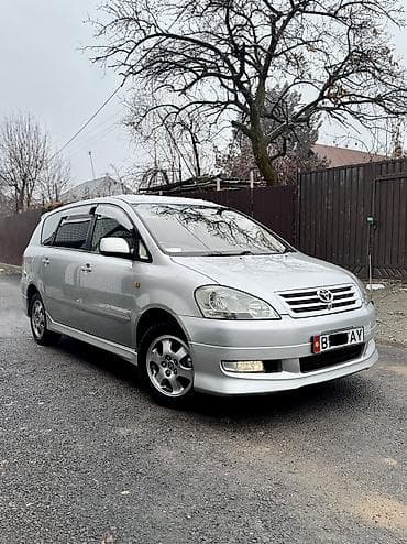 Toyota Ipsum: 2003 г., 2.4 л, Автомат, Газ, Минивэн