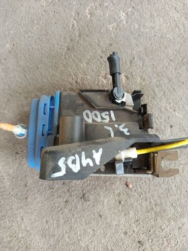 запчасти для ауди 100 с4 в бишкеке: Центральная консоль Audi Б/у, Оригинал, Германия — 3