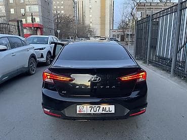 tesla 3: Hyundai Elantra: 2019 г., 2 л, Автомат, Бензин, Седан — 2
