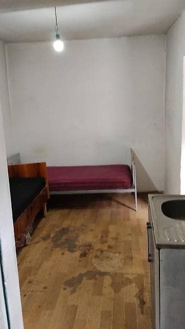 сдаю дом без хозяин: Сдам простое одноэтажное жильё с отдельным входом и крытой — 3