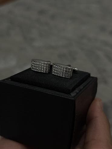 мужские футболки с вышивкой: Запонки мужские, прямоугольные, с инкрустацией прозрачных камней — 1