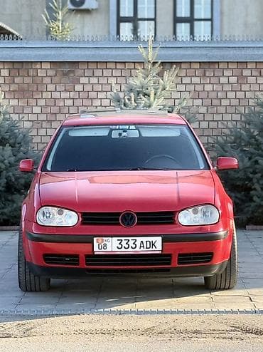 Volkswagen Golf: 2001 г., 1.6 л, Механика, Бензин, Хэтчбэк