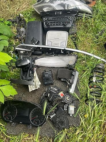 Детали салона: Автозапчасти для Kia K5— разбор по деталям. В наличии на фото: - — 5