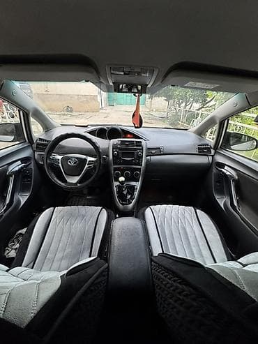 двиготель муссо: Toyota Verso: 2013 г., 1.6 л, Механика, Бензин, Универсал — 1