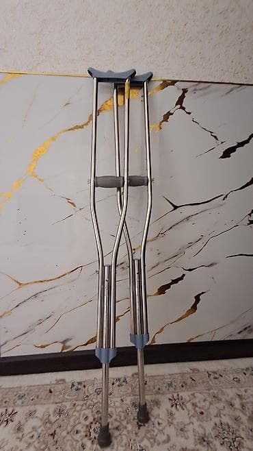 Подмышечные костыли, пара. - Материал: легкий металл (алюминий/сталь