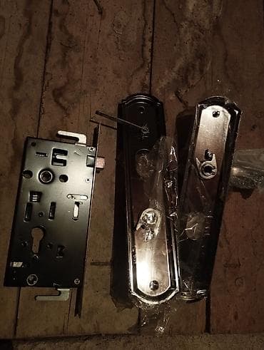 набор ключей бу: Комплект дверной фурнитуры и замков. Состав: - Врезной механический — 1